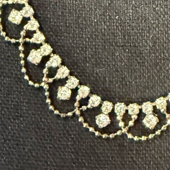 Vintage Rhinestone Necklace delicate feminine 18 inches long lobster clasp - Picture 6 of 8